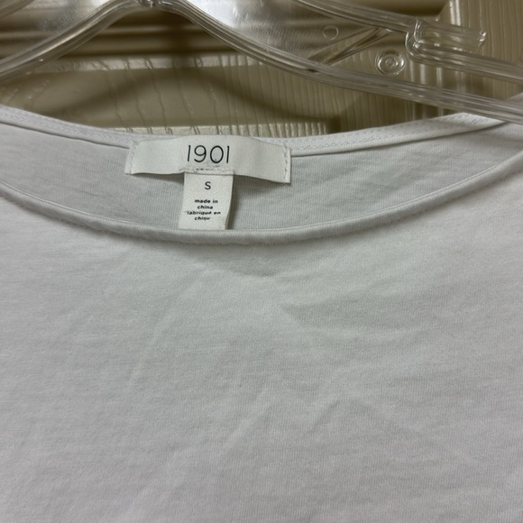 White short sleeve ruffle top from Nordstrom - Picture 2 of 3